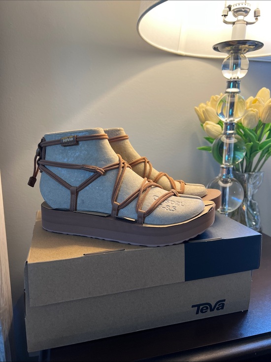 Teva Shoes - NWT Teva Women's Midform Infinity Flatform Sandal